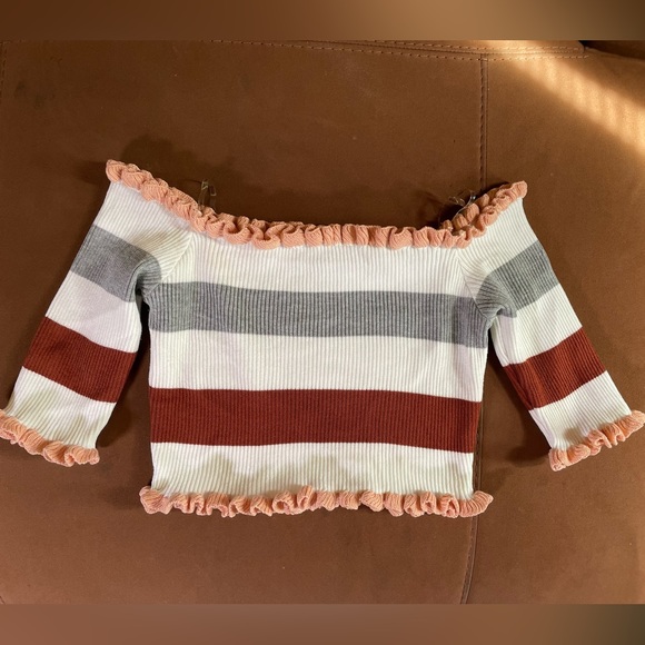 Blāshe Women’s Cropped Sweater Top 👚 - Picture 2 of 4